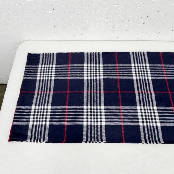 Made in Scotland Cashmere Navy Blue White Red Fringe Scarf 13.5 x 68” - Picture 7 of 12